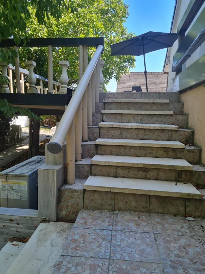 Residence Miranda Дижон Екстериор снимка
